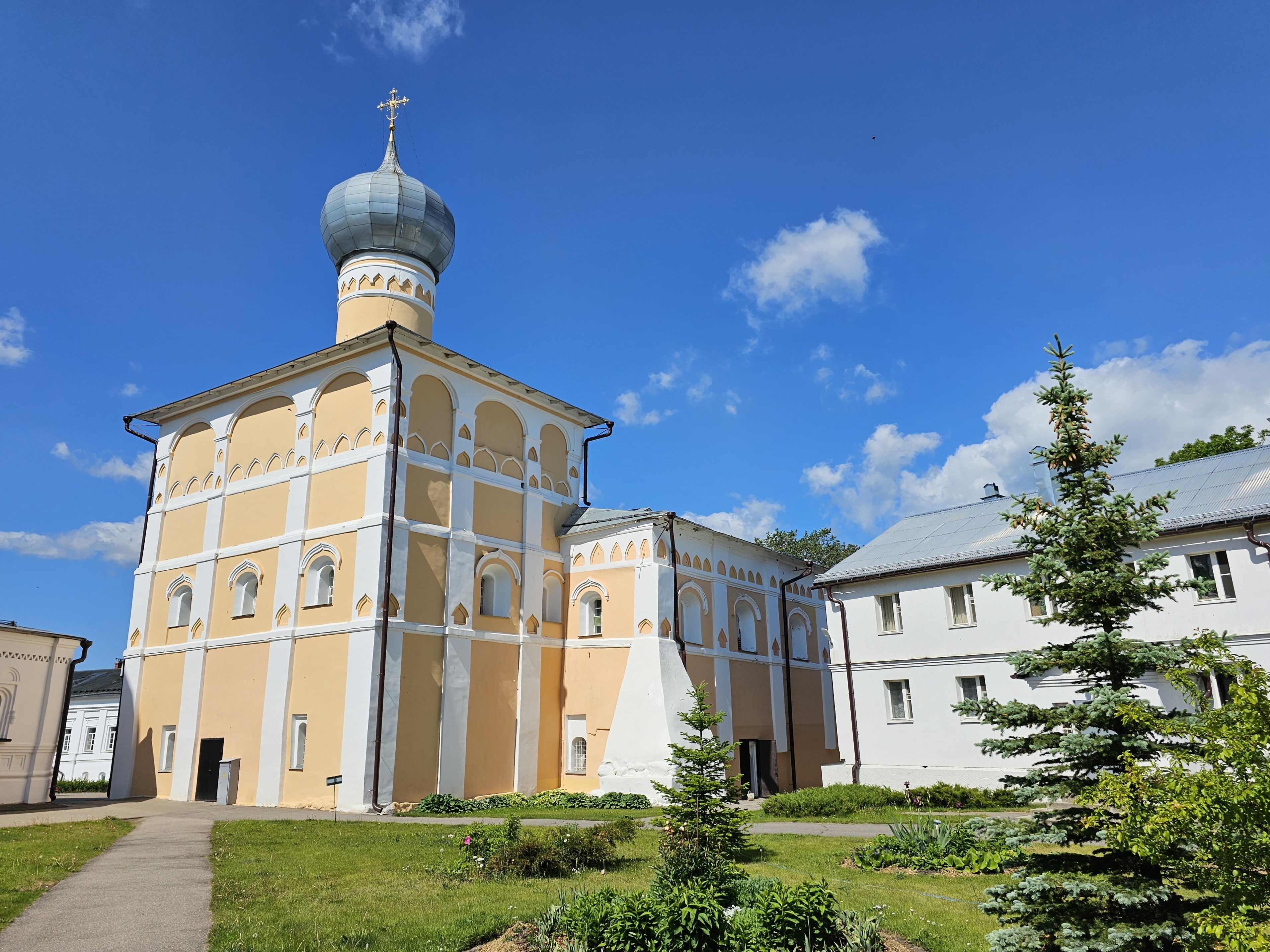Новгород